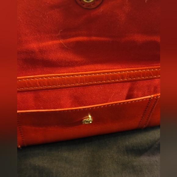 Fossil Crimson Red Leather Ellis Clutch. Double Snap closure front - Picture 5 of 14